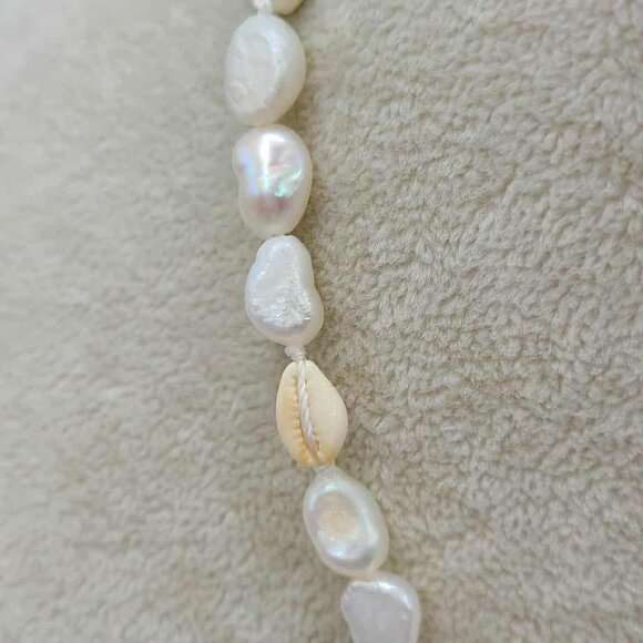 J Crew Shell Faux Pearl Necklace NWT!  NEW! - Picture 3 of 7